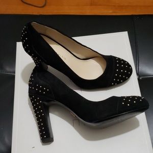 Anne klein black suede pumps with gold studs